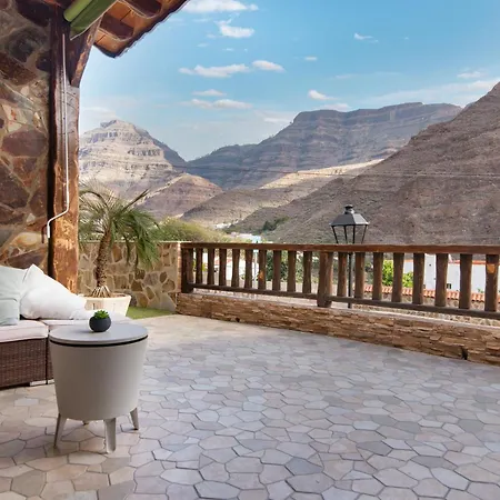 Villa Canarian With Pool 27c, Lovely Patio And Parking