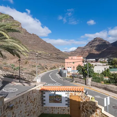 Villa Canarian With Pool 27c, Lovely Patio And Parking *